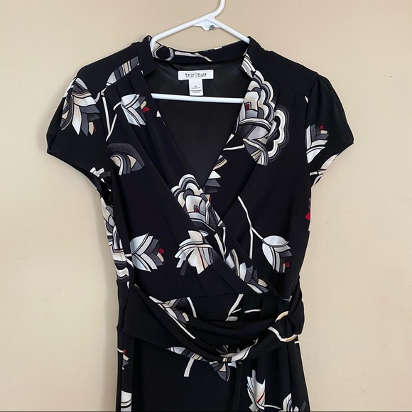 WHITE HOUSE BLACK MARKET floral wrap dress - Picture 3 of 5